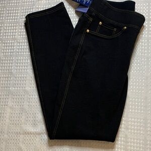Peter Nygard black denim look jeggings, women’s size Large, new with tags.
